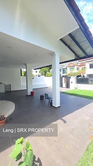 Lorong 107 Changi (D15), Terrace #477131461